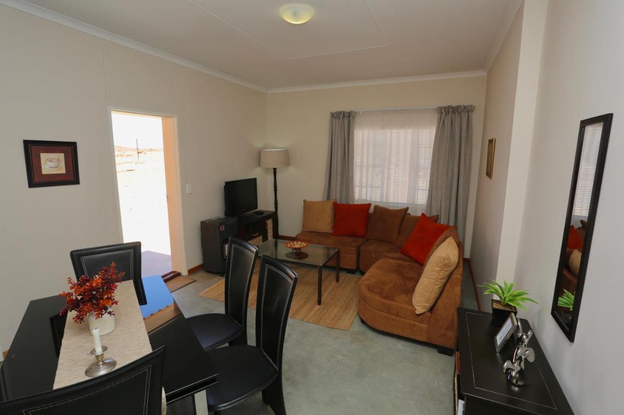 Apartamento Orange House Self Catering Aus Exterior foto